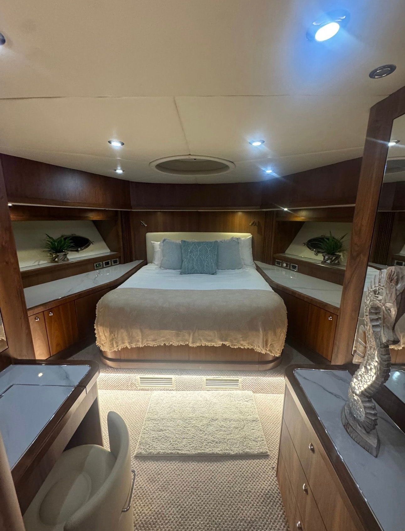 PREDATOR 82ft Sunseeker stateroom cabin