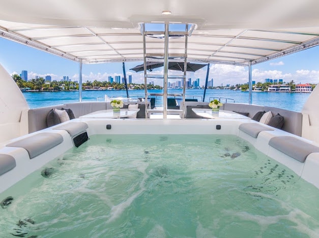 115FT HORIZON NIRVANA — hot tub upper deck Miami waterway