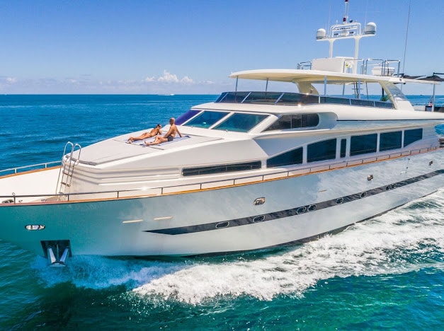 115FT HORIZON NIRVANA — starboard profile Miami skyline