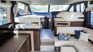 Julia Valentine Azimut 52'